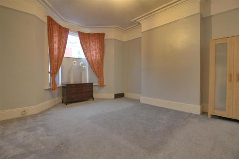 2 bedroom apartment to rent, Fairfield Road, Jesmond