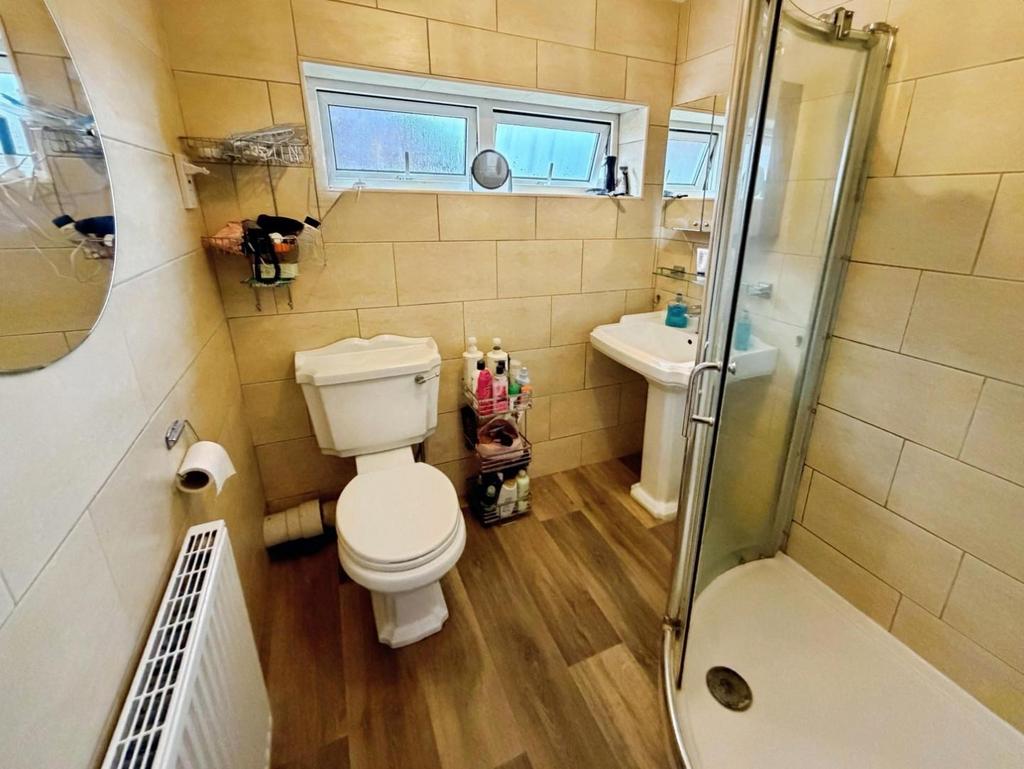 Shower Room.jpg