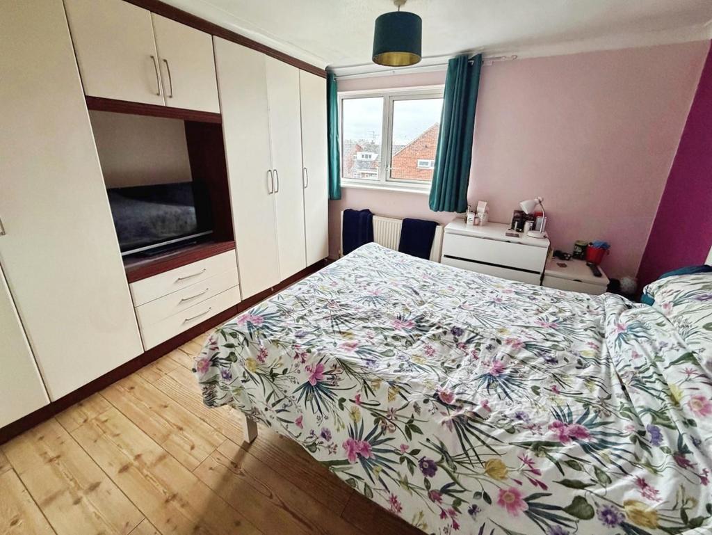 Bedroom One.jpg