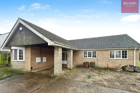 3 bedroom detached bungalow to rent, Station Road, Scartho Top, DN41