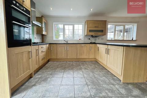 3 bedroom detached bungalow to rent, Station Road, Scartho Top, DN41