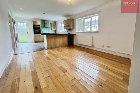 3 bedroom detached bungalow to rent, Station Road, Scartho Top, DN41