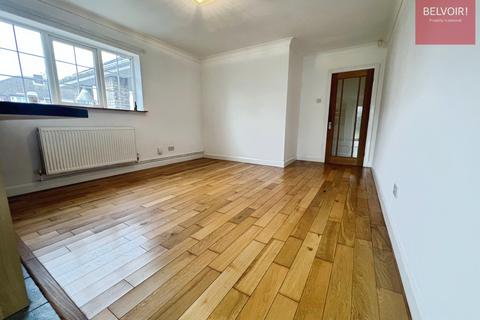 3 bedroom detached bungalow to rent, Station Road, Scartho Top, DN41