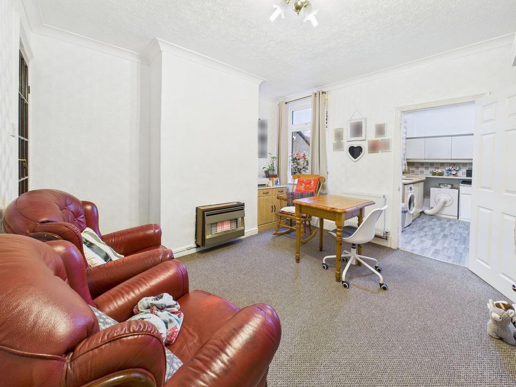 Sitting Room/Dining Room