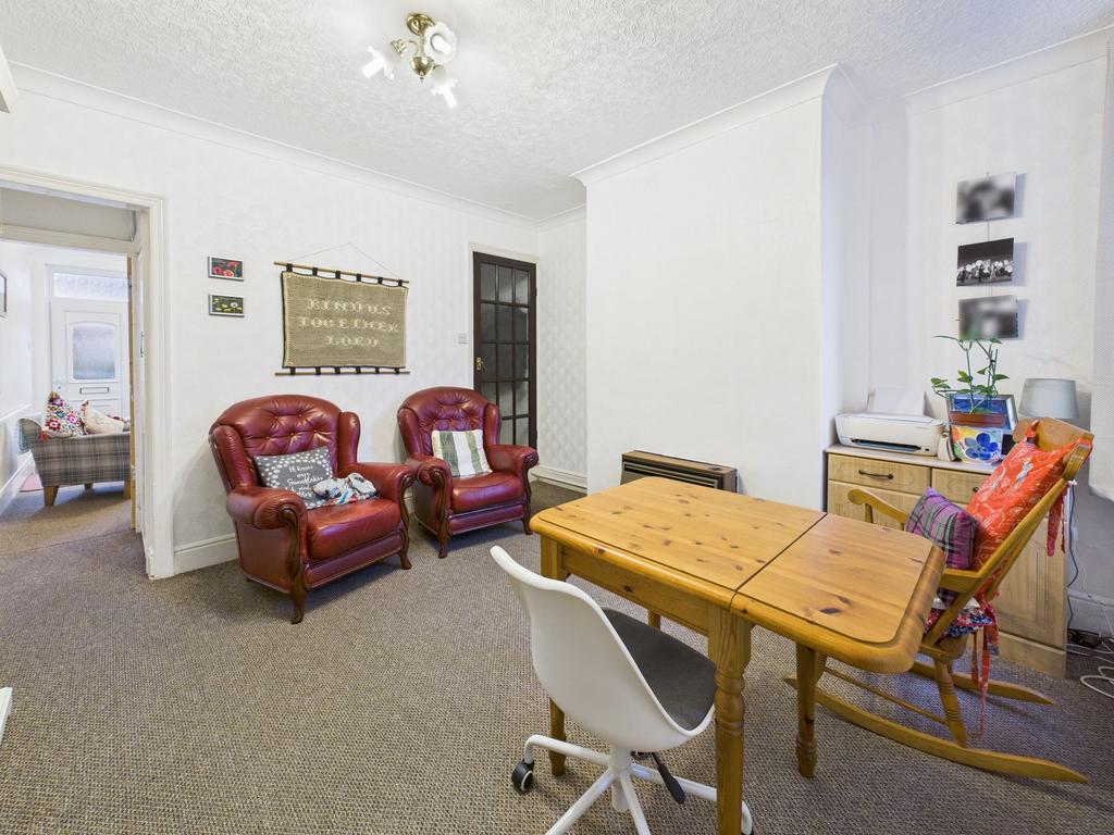 Sitting Room/Dining Room