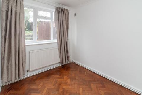 2 bedroom flat for sale, Heronsgate, Edgware, HA8