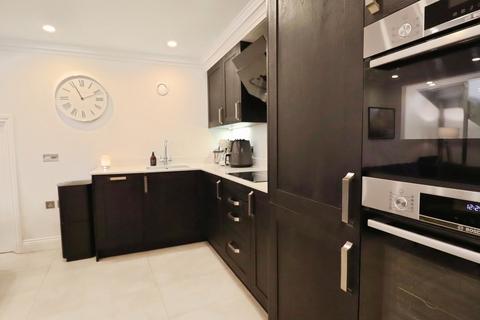 1 bedroom apartment for sale, Mount Stuart Square, Cardiff CF10