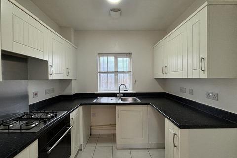 2 bedroom flat to rent, Campbell Road Hawkinge