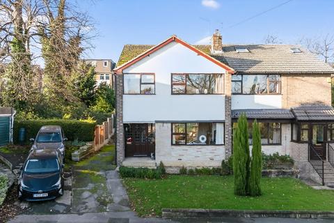 undefined, Newlay Grove, Horsforth, Leeds, West Yorkshire, LS18
