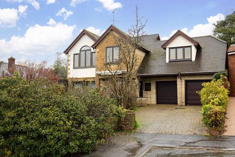4 bedroom detached house for sale, Acorn Close, East Grinstead RH19