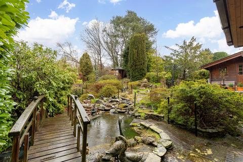 4 bedroom detached house for sale, Acorn Close, East Grinstead RH19