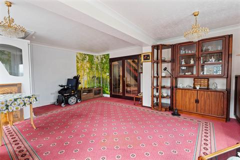 4 bedroom detached house for sale, Acorn Close, East Grinstead RH19