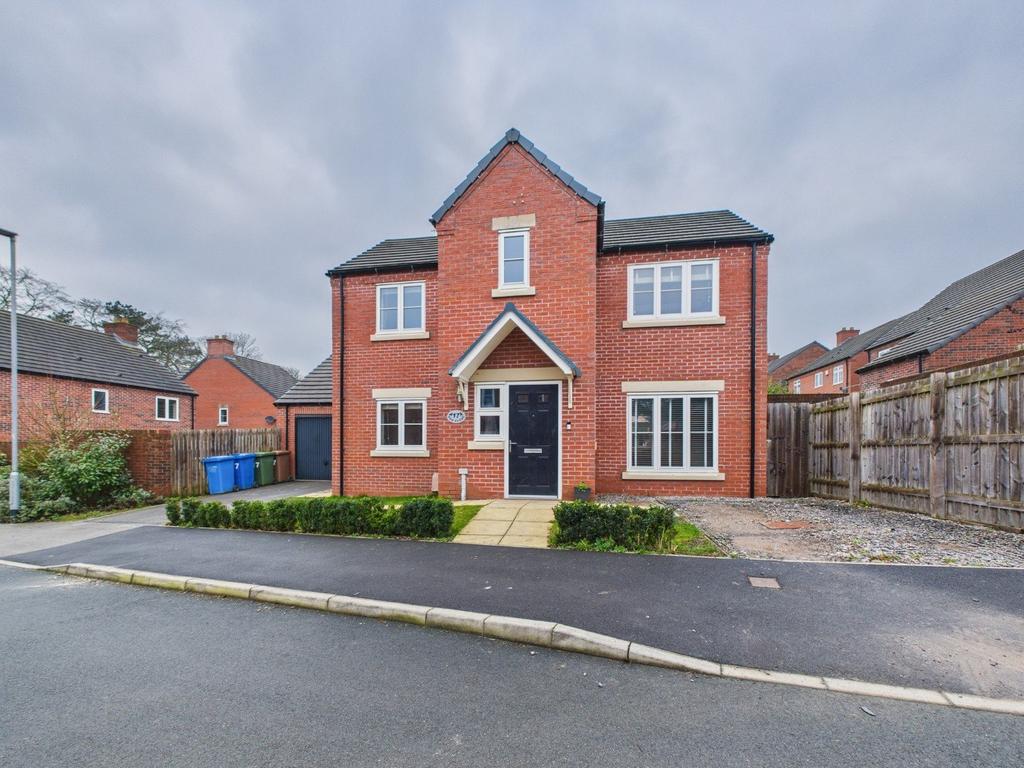 4 Bedroom Detached House - For Sale
