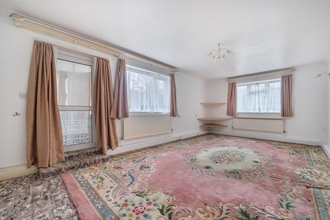 3 bedroom bungalow for sale, Elm Grove, Farnham, GU9