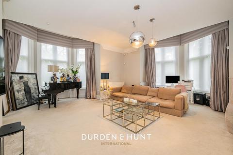 3 bedroom apartment for sale, Regents Drive, Woodford Green, IG8