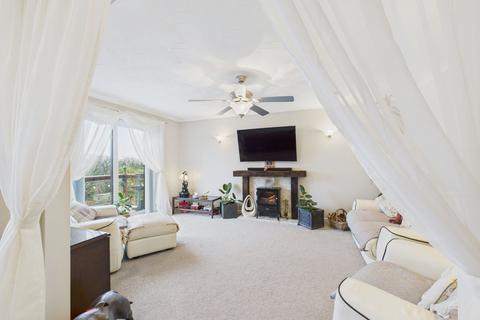 3 bedroom detached house for sale, Begelly, Kilgetty, SA68