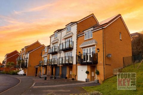 3 bedroom end of terrace house for sale, Alexandra Corniche, Folkestone, Kent CT21 5RW