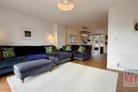 3 bedroom end of terrace house for sale, Alexandra Corniche, Folkestone, Kent CT21 5RW