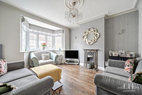 4 bedroom terraced house for sale, Osborne Road, Hornchurch