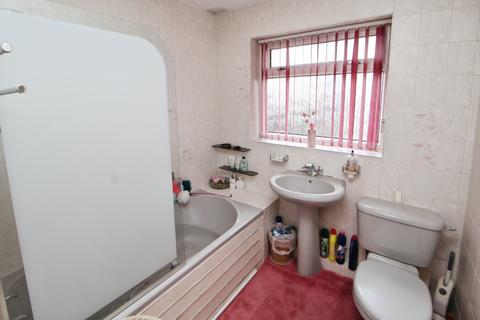 3 bedroom bungalow for sale, Long Lane, Glossop SK13
