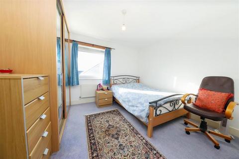 2 bedroom apartment for sale, 28 Wraysbury Drive, Yiewsley, West Drayton, Middlesex, UB7 7FH