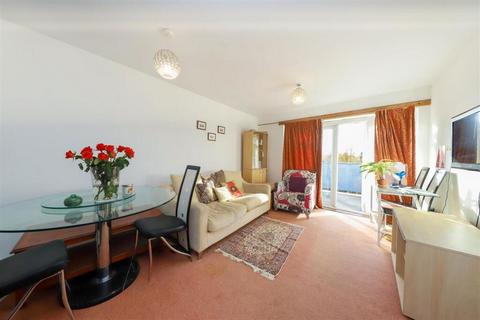 2 bedroom apartment for sale, 28 Wraysbury Drive, Yiewsley, West Drayton, Middlesex, UB7 7FH