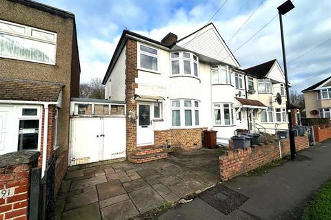 3 bedroom end of terrace house for sale, Saxon Avenue, Feltham