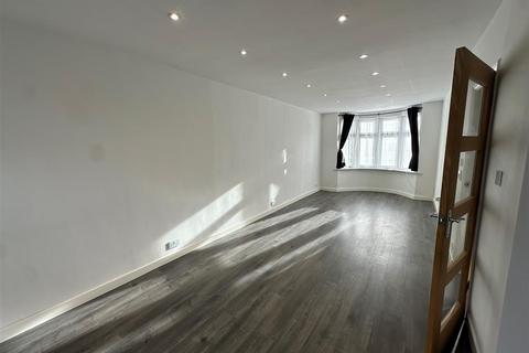 undefined, Saxon Avenue, Feltham