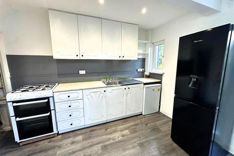 undefined, Saxon Avenue, Feltham