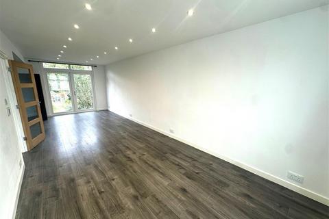 undefined, Saxon Avenue, Feltham