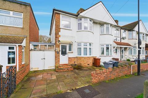 undefined, Saxon Avenue, Feltham