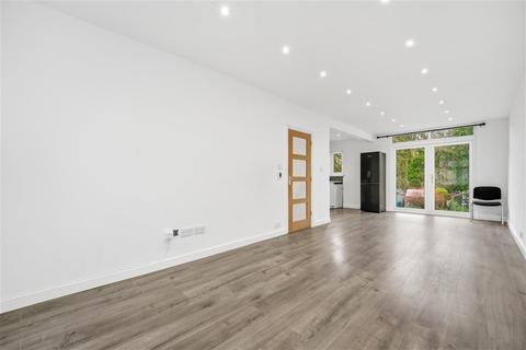 undefined, Saxon Avenue, Feltham