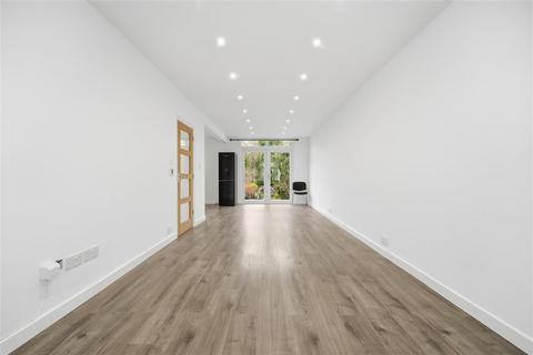 undefined, Saxon Avenue, Feltham