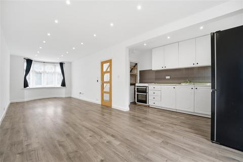 undefined, Saxon Avenue, Feltham