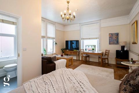 undefined, Large Ensuite Room in Shared House – Whitecross Road, Hereford