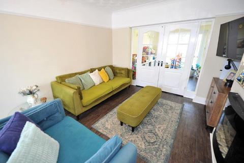 3 bedroom semi-detached house for sale, Elsinore Avenue, Irlam, M44