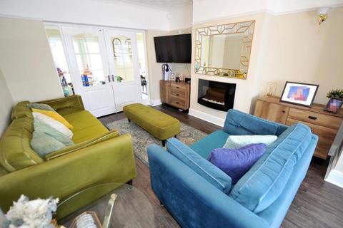3 bedroom semi-detached house for sale, Elsinore Avenue, Irlam, M44