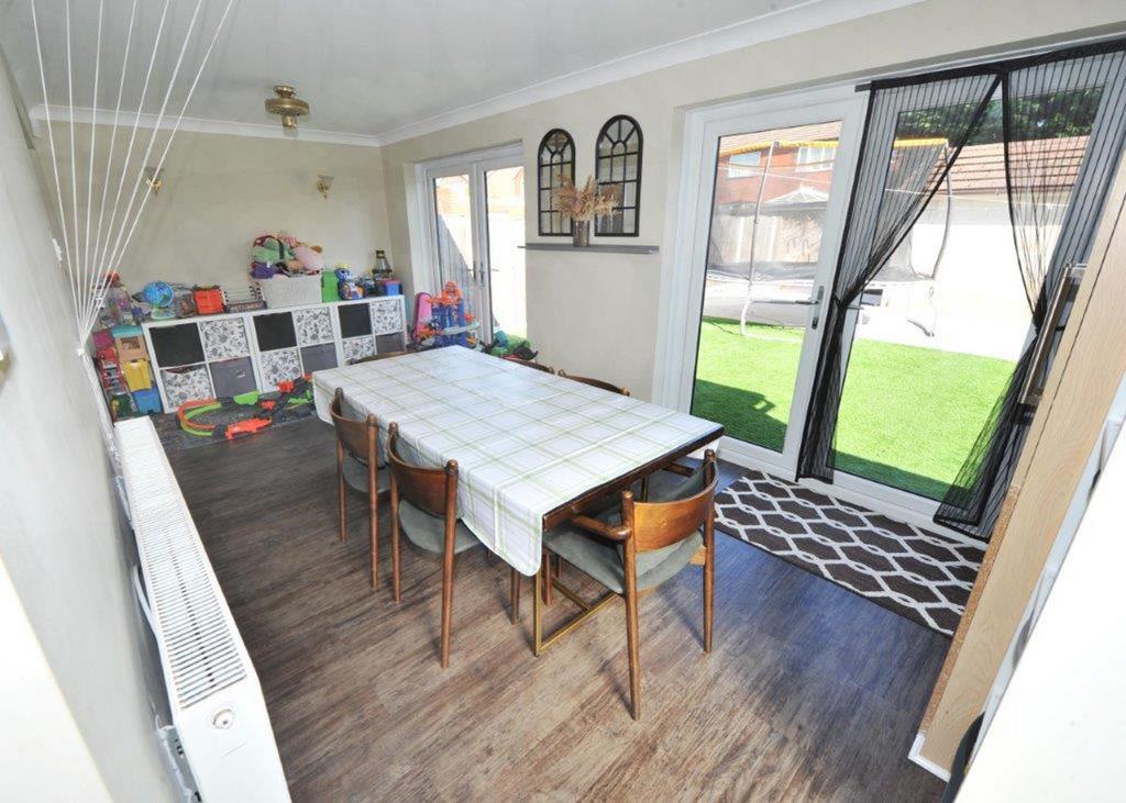 Family Room / Diner