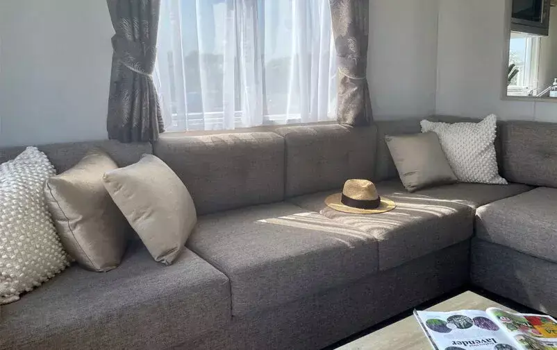 Img 2619 Edit Web 802x505 F50 50