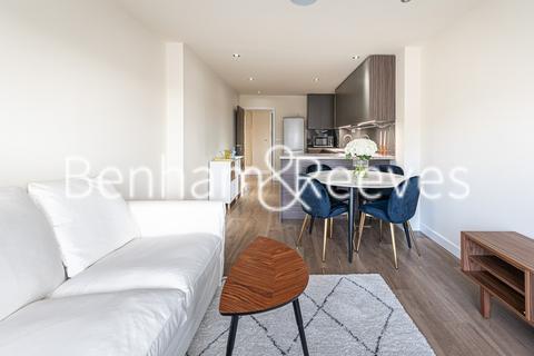2 bedroom apartment to rent, Beaufort Park, Colindale NW9