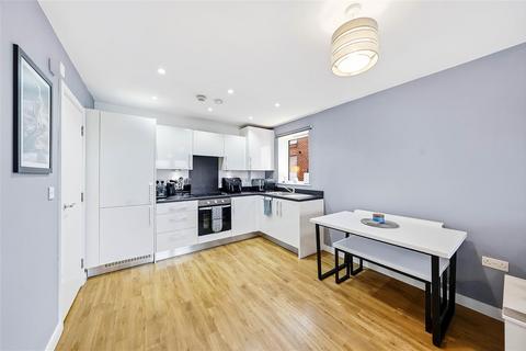1 bedroom flat for sale, Alcock Crescent, Crayford, Dartford