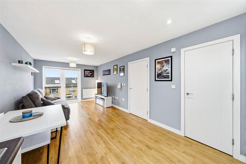 1 bedroom flat for sale, Alcock Crescent, Crayford, Dartford