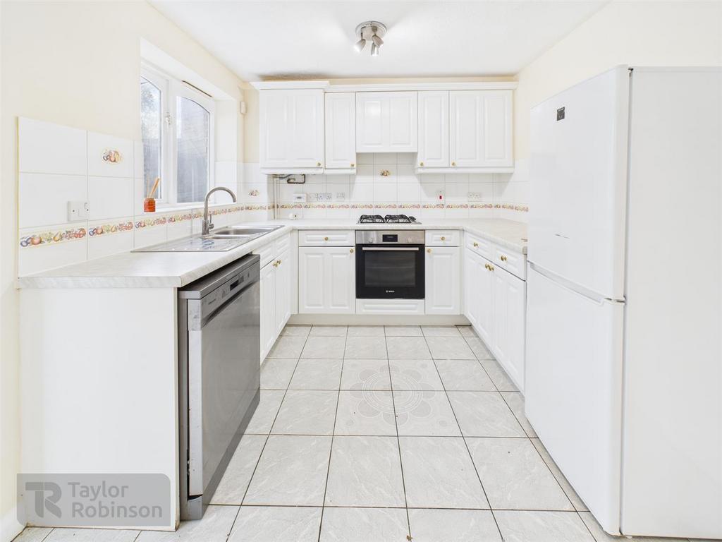 CAM02600 G0-PR0637-STILL003.jpg