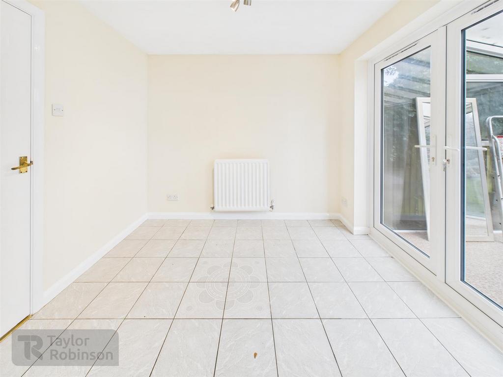 CAM02600 G0-PR0637-STILL005.jpg