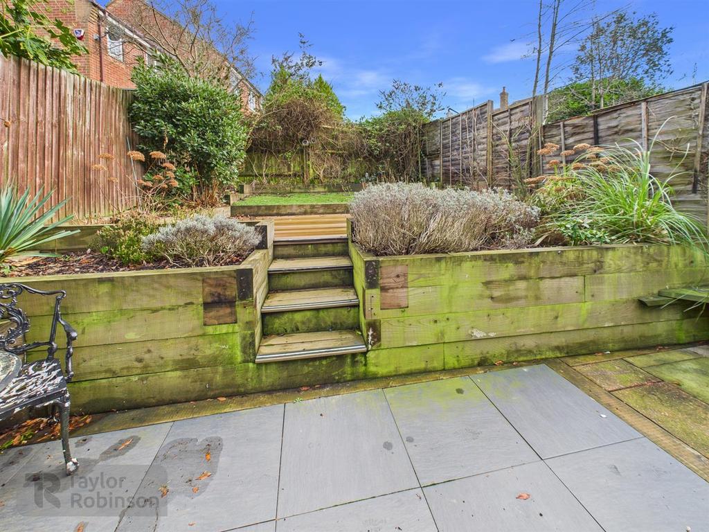 CAM02600 G0-PR0637-STILL007.jpg