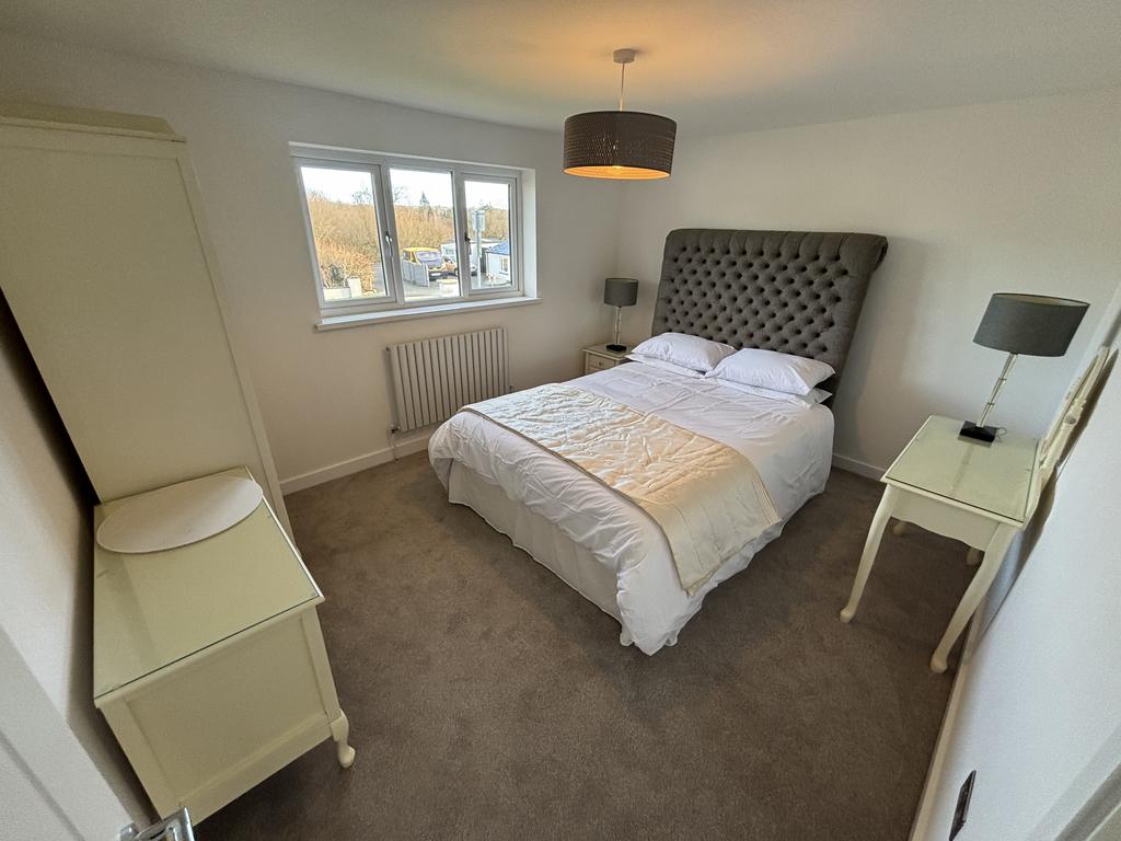 Front bedroom 1