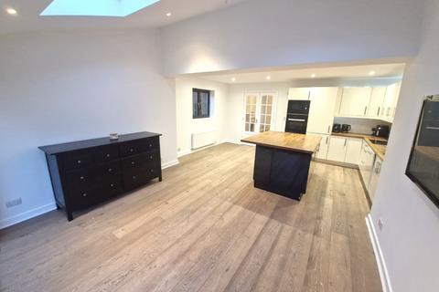 3 bedroom detached house to rent, Wolsey Close, Thornton-Cleveleys, FY5