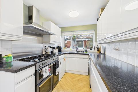 undefined, Desmond Avenue, Hull,  HU6 7JX