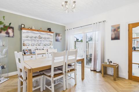 undefined, Desmond Avenue, Hull,  HU6 7JX