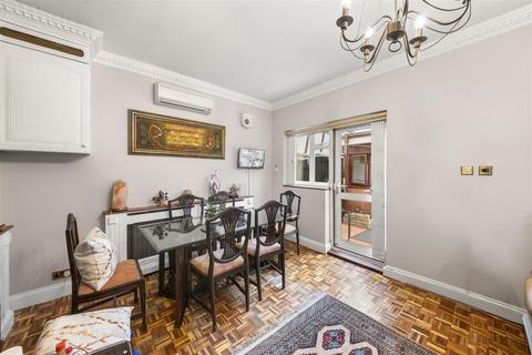 4 bedroom semi-detached house for sale, Great West Road, HOUNSLOW TW5